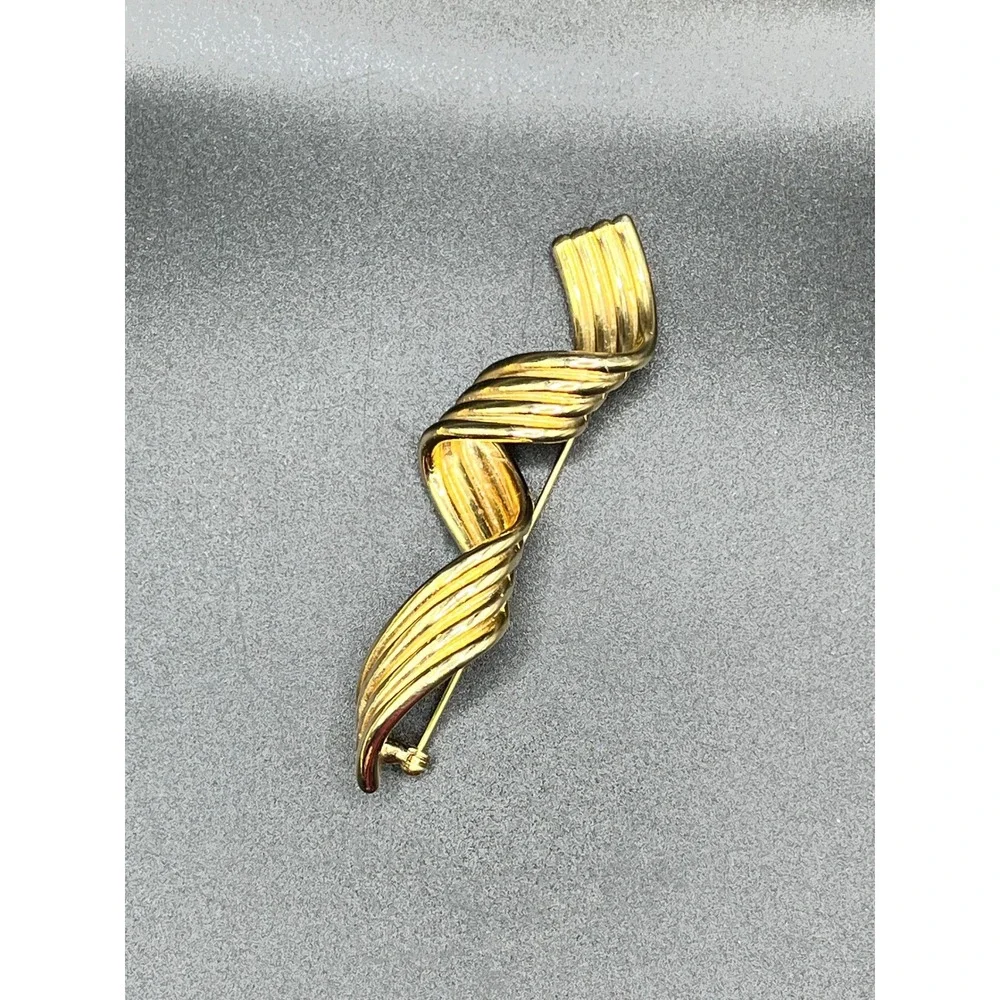 80s‎ Gold Tone Twisted Ribbon Pin Brooch Women's Fashion Jewelry Classic 3